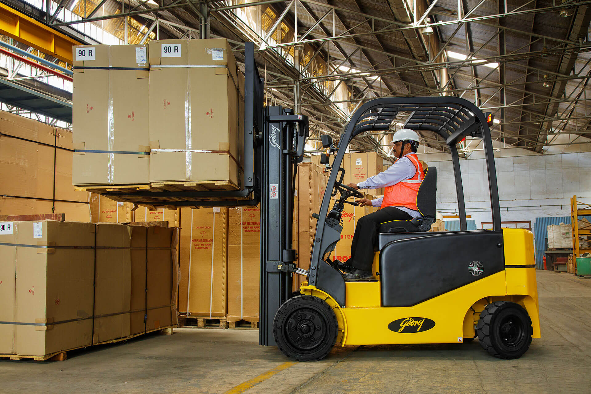 Leading Forklift Rental Service & Equipment Solutions | Godrej RenTRUST